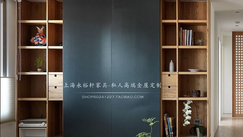 多层实木板定制衣柜，价格背后的考量因素